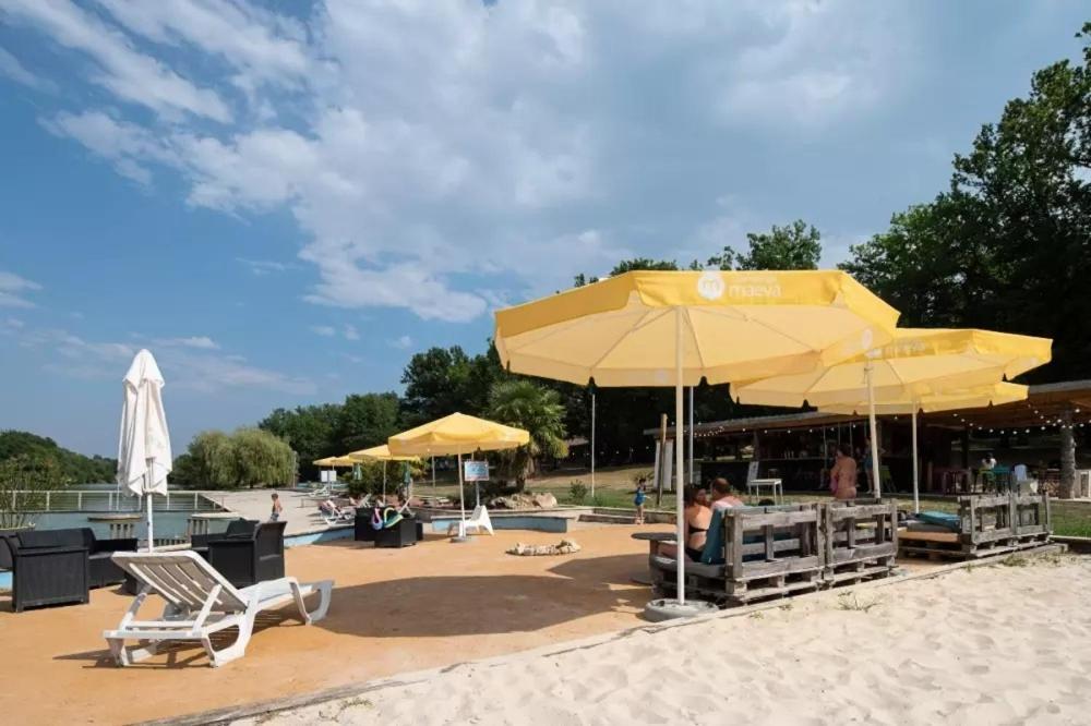 Camping Les Lacs D'Armagnac Bretagne-d'Armagnac Exterior photo